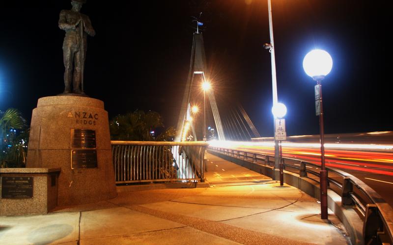 Installation of Anzac Digger on Anzac Bridge